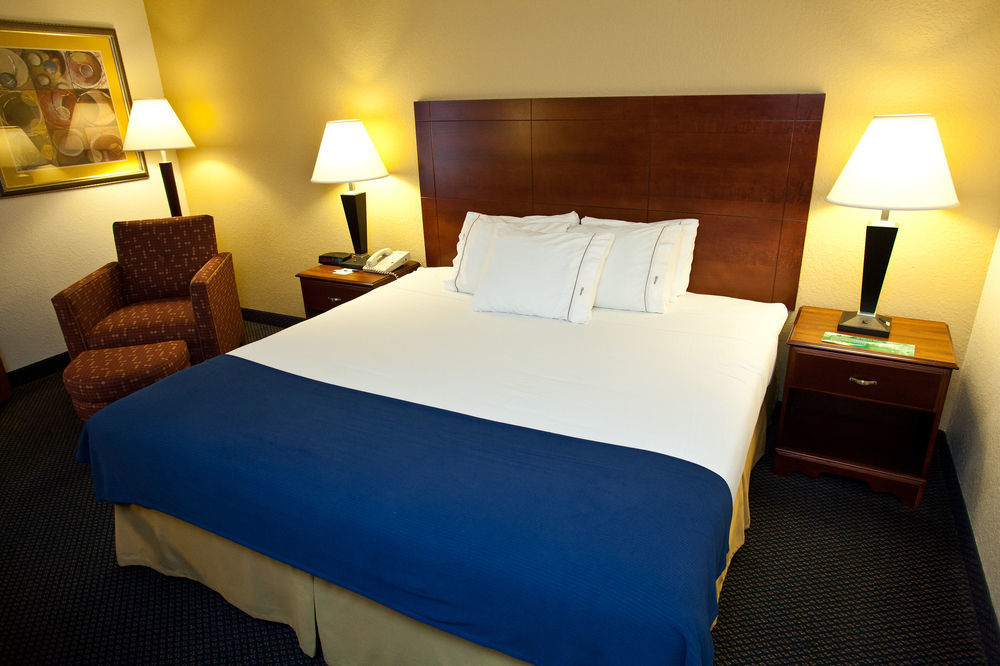 Holiday Inn Express Richmond I-64 Short Pump Area By Ihg Innsbrook Exterior foto